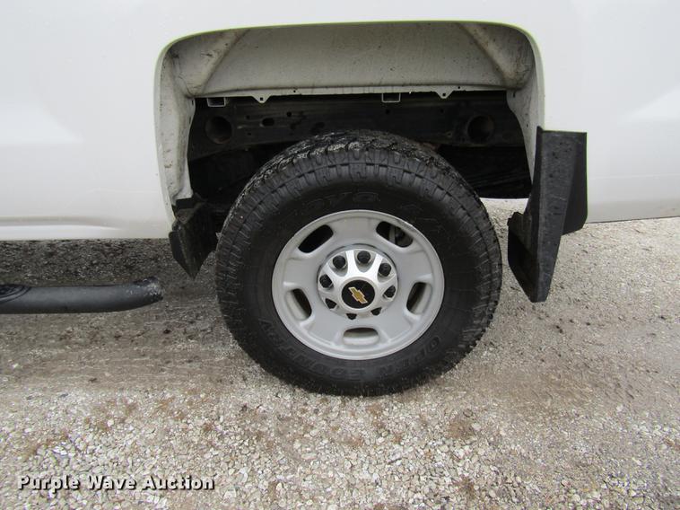 image for item DE5075 2015 Chevrolet Silverado 2500HD Double Cab pickup truck