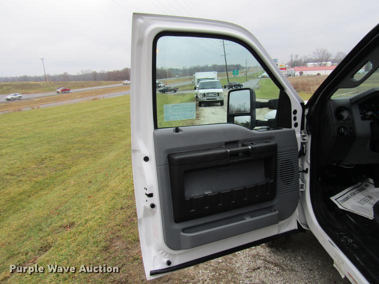 image for item DE5080 2015 Ford F550 Super Duty XL flatbed truck