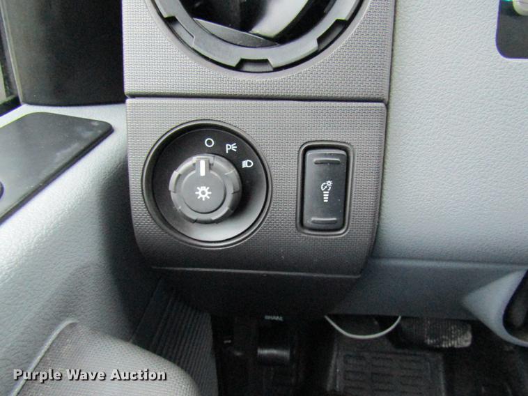 image for item DE5080 2015 Ford F550 Super Duty XL flatbed truck