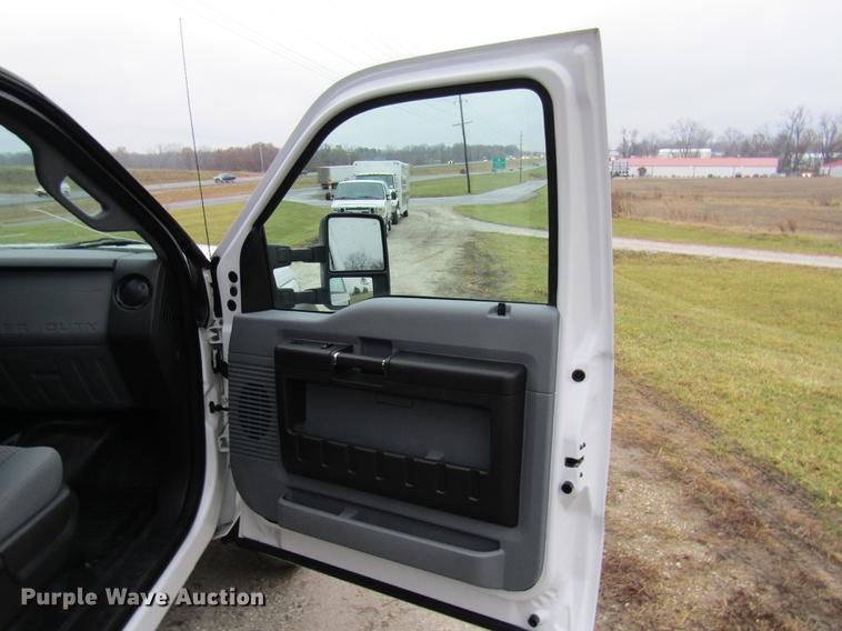 image for item DE5080 2015 Ford F550 Super Duty XL flatbed truck