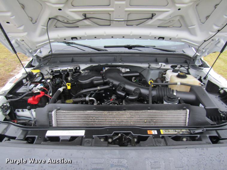 image for item DE5080 2015 Ford F550 Super Duty XL flatbed truck