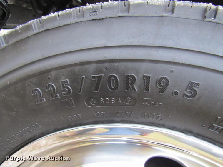 image for item DE5080 2015 Ford F550 Super Duty XL flatbed truck