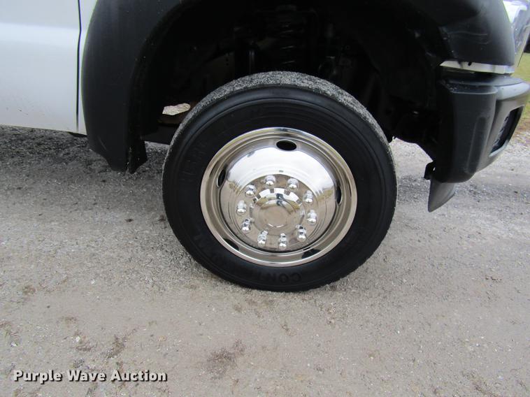 image for item DE5080 2015 Ford F550 Super Duty XL flatbed truck