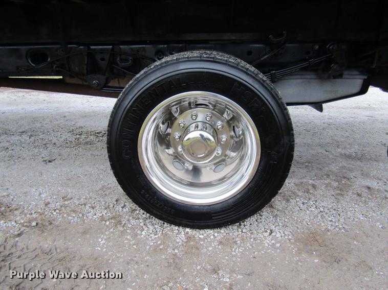 image for item DE5080 2015 Ford F550 Super Duty XL flatbed truck