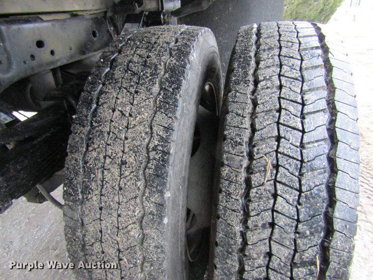 image for item DE5080 2015 Ford F550 Super Duty XL flatbed truck