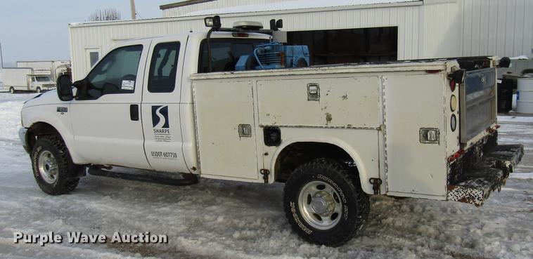 image for item DE5938 2004 Ford F250 Super Duty SuperCab utility bed pickup truck