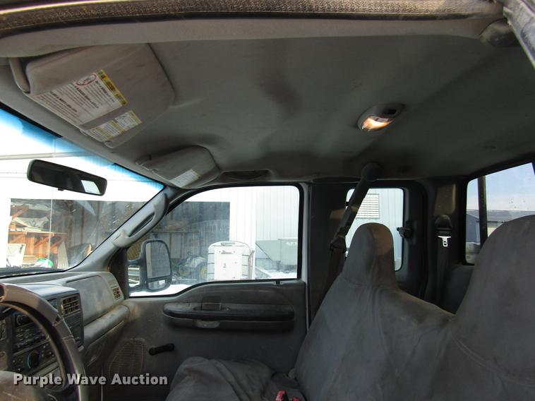 image for item DE5938 2004 Ford F250 Super Duty SuperCab utility bed pickup truck