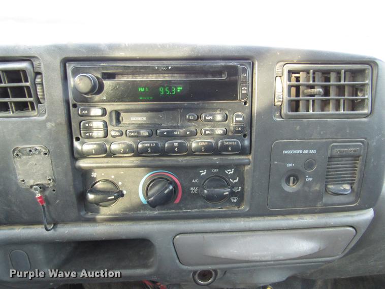 image for item DE5938 2004 Ford F250 Super Duty SuperCab utility bed pickup truck