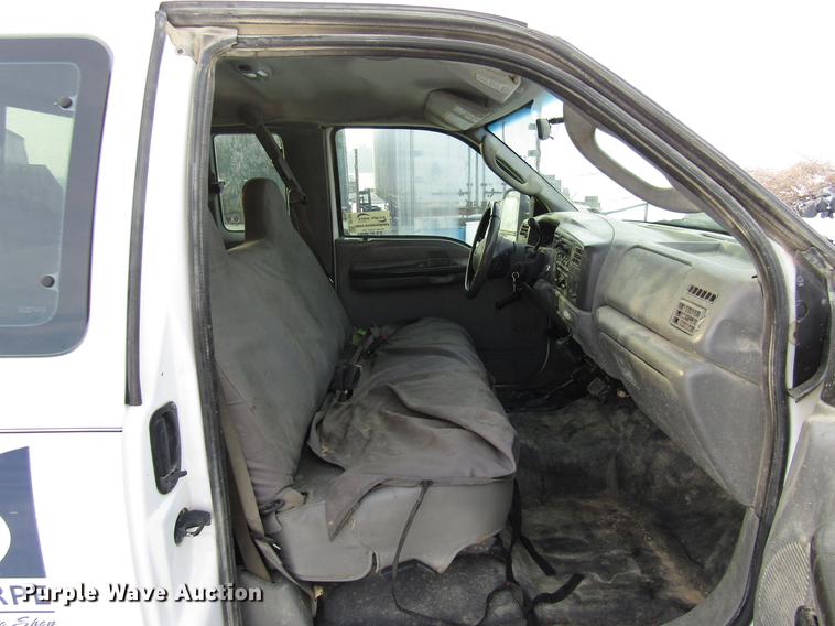 image for item DE5938 2004 Ford F250 Super Duty SuperCab utility bed pickup truck