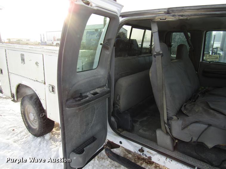 image for item DE5938 2004 Ford F250 Super Duty SuperCab utility bed pickup truck