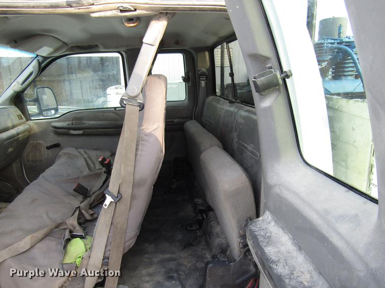 image for item DE5938 2004 Ford F250 Super Duty SuperCab utility bed pickup truck