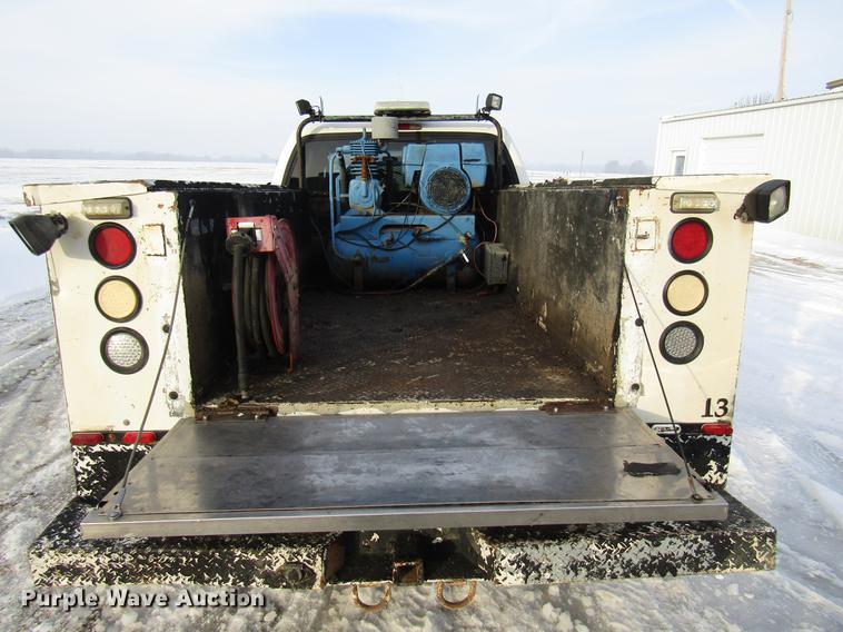 image for item DE5938 2004 Ford F250 Super Duty SuperCab utility bed pickup truck