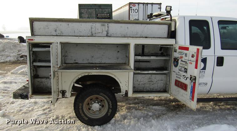 image for item DE5938 2004 Ford F250 Super Duty SuperCab utility bed pickup truck