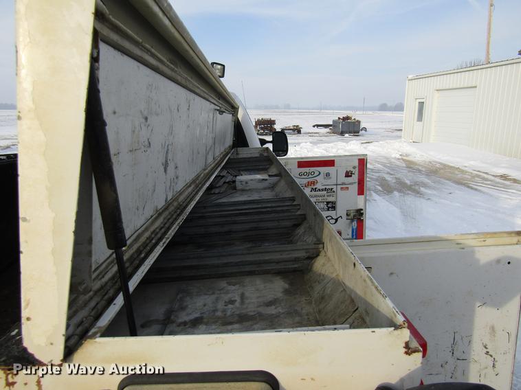 image for item DE5938 2004 Ford F250 Super Duty SuperCab utility bed pickup truck