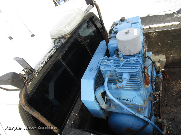 image for item DE5938 2004 Ford F250 Super Duty SuperCab utility bed pickup truck