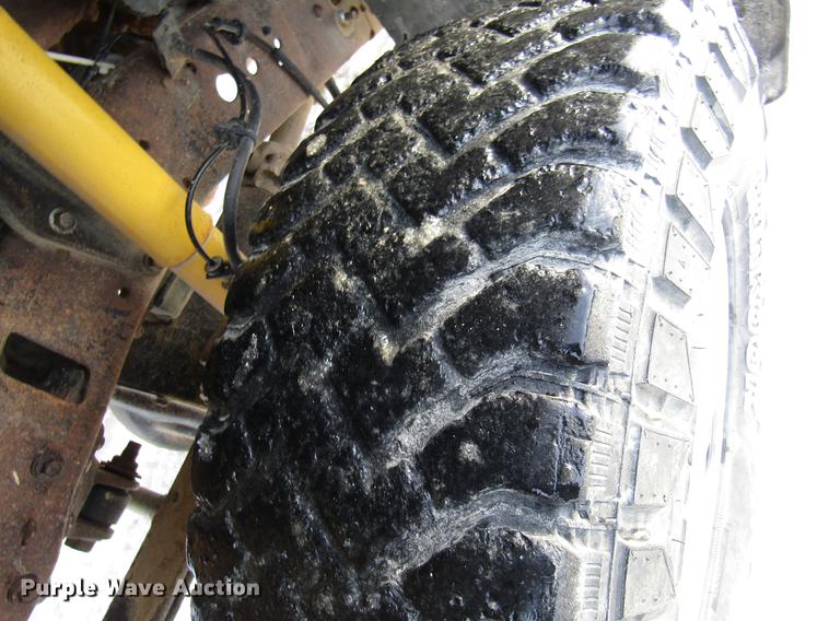 image for item DE5938 2004 Ford F250 Super Duty SuperCab utility bed pickup truck