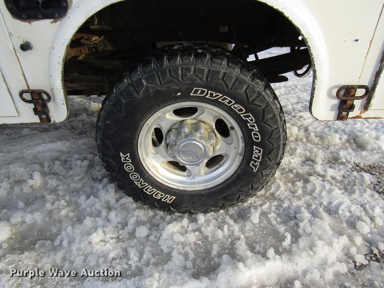 image for item DE5938 2004 Ford F250 Super Duty SuperCab utility bed pickup truck