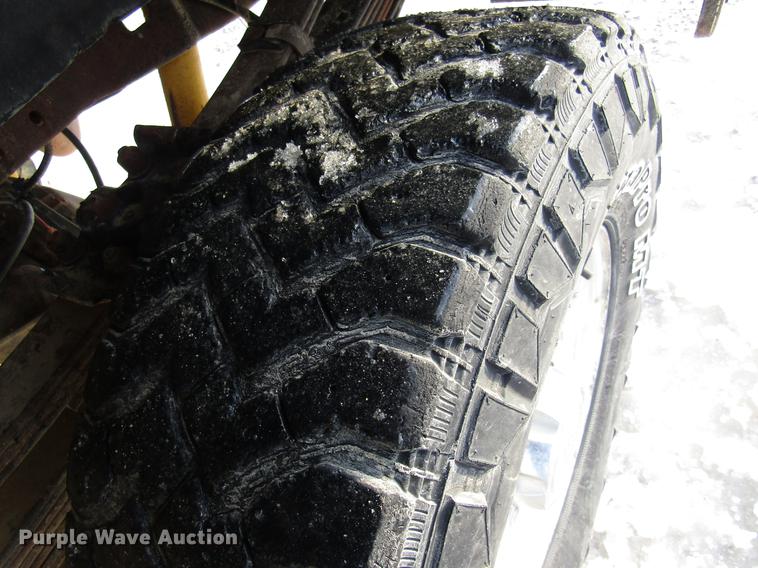 image for item DE5938 2004 Ford F250 Super Duty SuperCab utility bed pickup truck