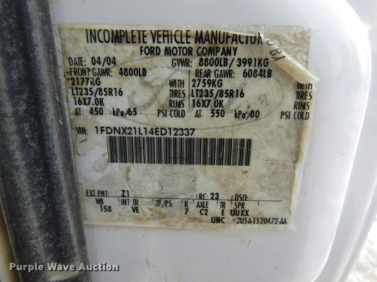 image for item DE5938 2004 Ford F250 Super Duty SuperCab utility bed pickup truck