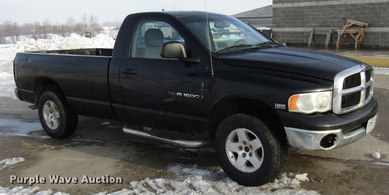 image for item DE5939 2004 Dodge Ram 1500 SLT pickup truck
