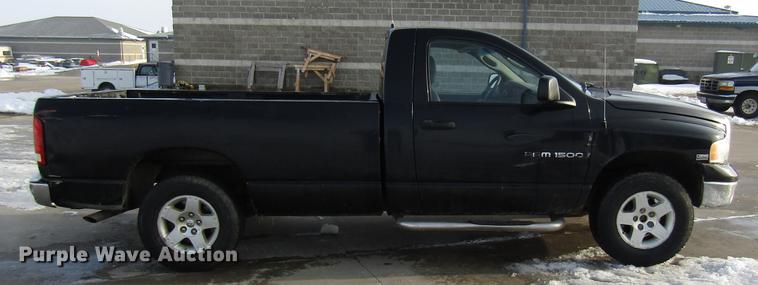 image for item DE5939 2004 Dodge Ram 1500 SLT pickup truck