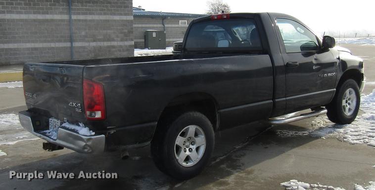 image for item DE5939 2004 Dodge Ram 1500 SLT pickup truck