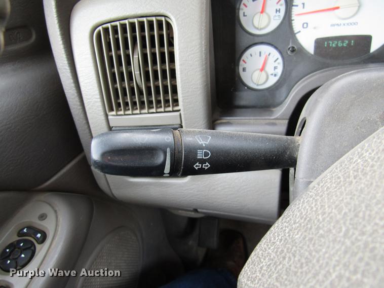 image for item DE5939 2004 Dodge Ram 1500 SLT pickup truck