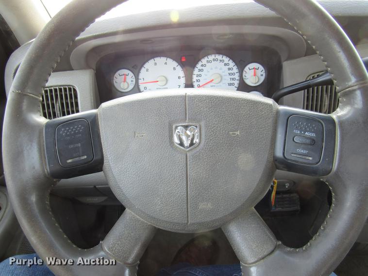 image for item DE5939 2004 Dodge Ram 1500 SLT pickup truck