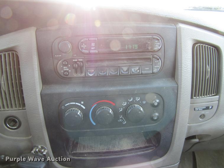 image for item DE5939 2004 Dodge Ram 1500 SLT pickup truck