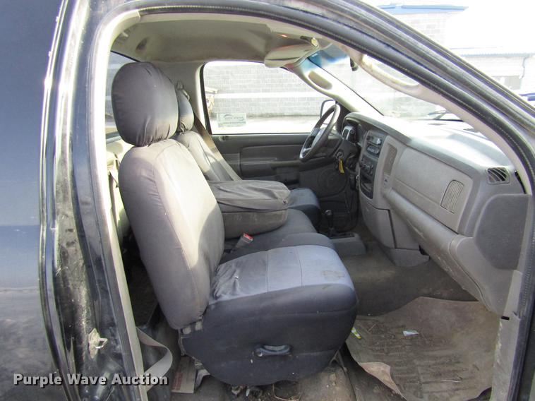 image for item DE5939 2004 Dodge Ram 1500 SLT pickup truck