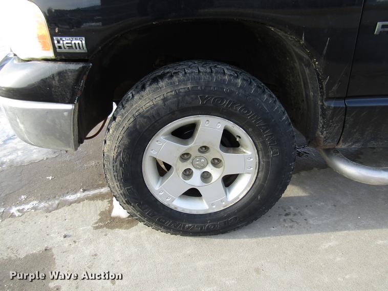 image for item DE5939 2004 Dodge Ram 1500 SLT pickup truck