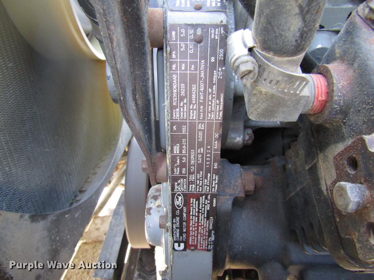 image for item DE5940 1994 Ford F700 truck cab and chassis