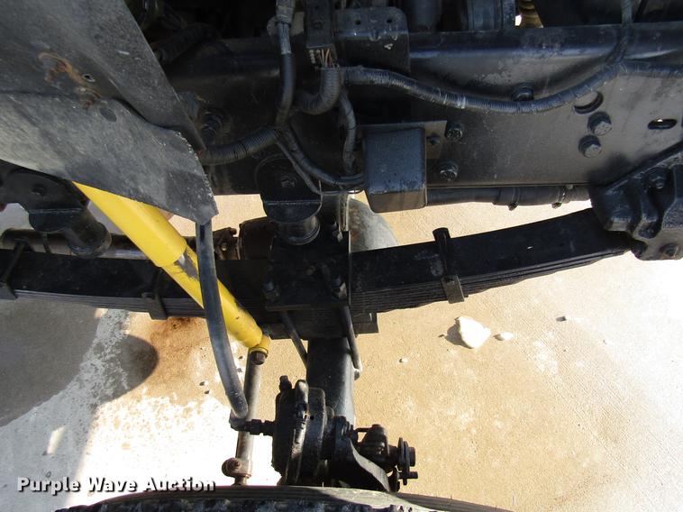 image for item DE5940 1994 Ford F700 truck cab and chassis