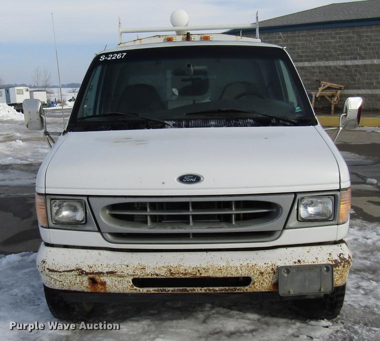 image for item DE5942 2000 Ford Econoline E350 Super Duty utility van