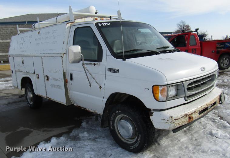 image for item DE5942 2000 Ford Econoline E350 Super Duty utility van