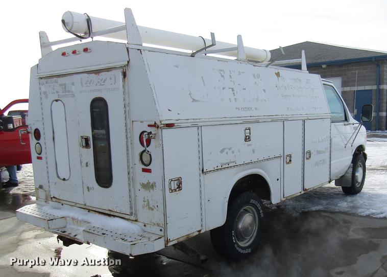 image for item DE5942 2000 Ford Econoline E350 Super Duty utility van