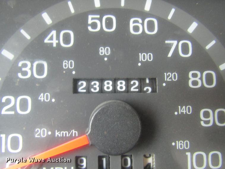 image for item DE5942 2000 Ford Econoline E350 Super Duty utility van