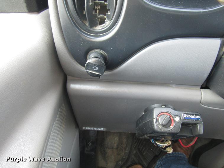 image for item DE5942 2000 Ford Econoline E350 Super Duty utility van