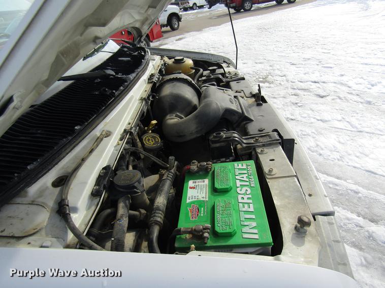 image for item DE5942 2000 Ford Econoline E350 Super Duty utility van