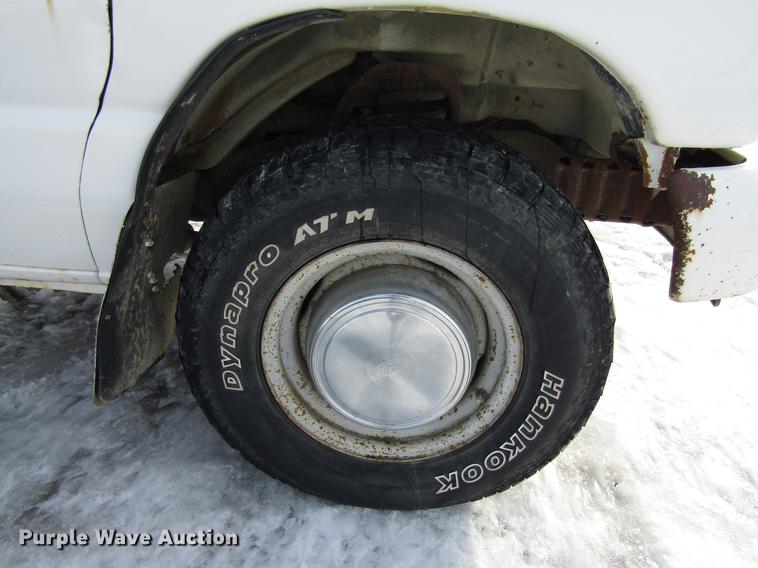 image for item DE5942 2000 Ford Econoline E350 Super Duty utility van