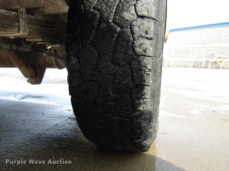 image for item DE5942 2000 Ford Econoline E350 Super Duty utility van