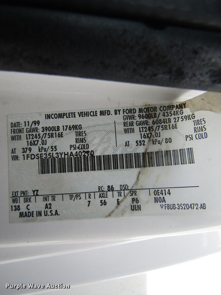 image for item DE5942 2000 Ford Econoline E350 Super Duty utility van