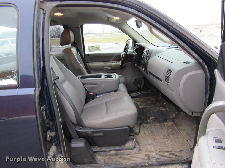 image for item DE5945 2009 Chevrolet Silverado 1500 Ext. Cab pickup truck