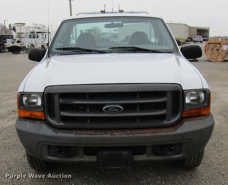 image for item DE5957 2000 Ford F250 Super Duty XL utility bed pickup truck