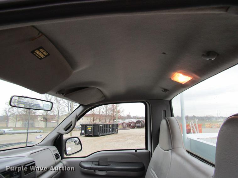 image for item DE5957 2000 Ford F250 Super Duty XL utility bed pickup truck