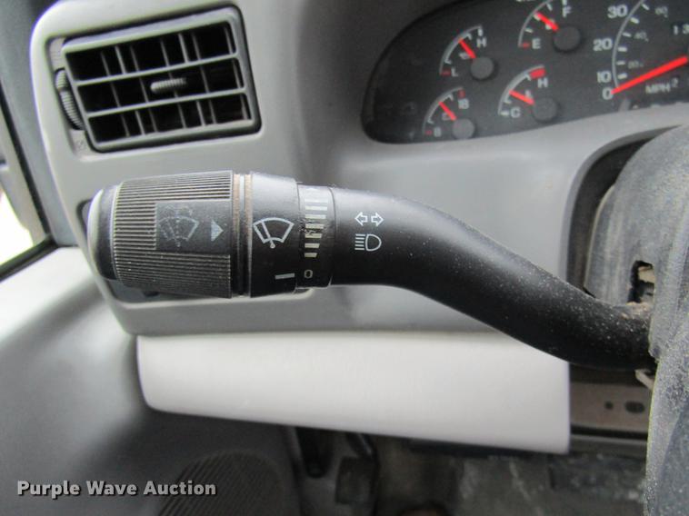 image for item DE5957 2000 Ford F250 Super Duty XL utility bed pickup truck