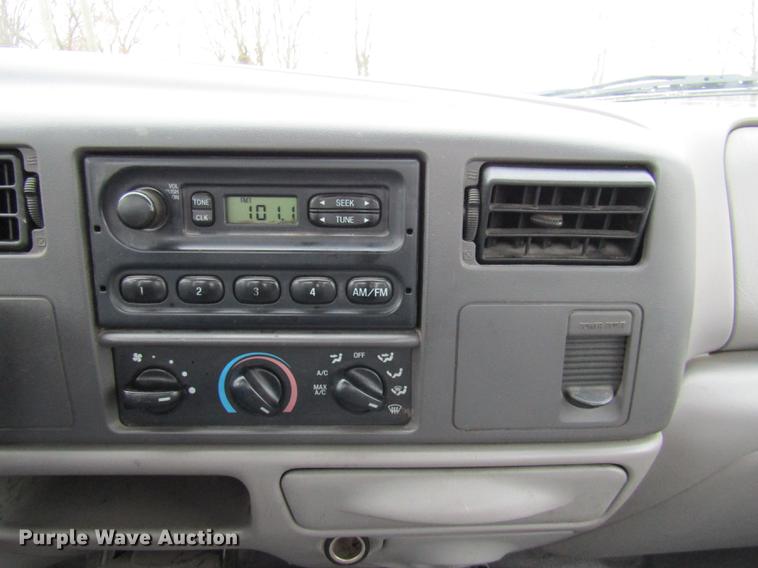 image for item DE5957 2000 Ford F250 Super Duty XL utility bed pickup truck