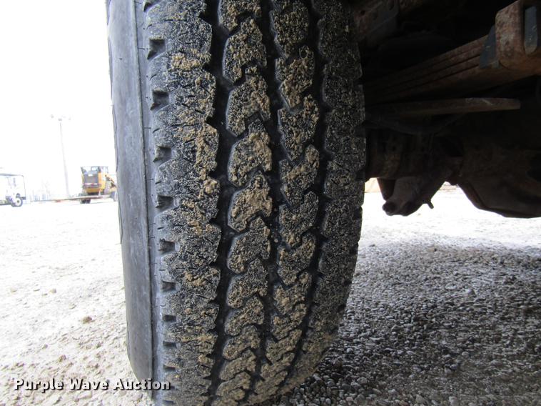 image for item DE5957 2000 Ford F250 Super Duty XL utility bed pickup truck