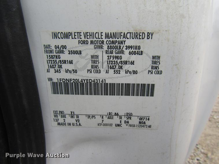 image for item DE5957 2000 Ford F250 Super Duty XL utility bed pickup truck