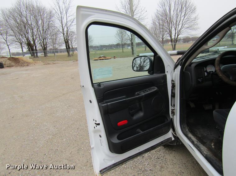 image for item DE5958 2003 Dodge Ram 1500 SLT Quad Cab pickup truck